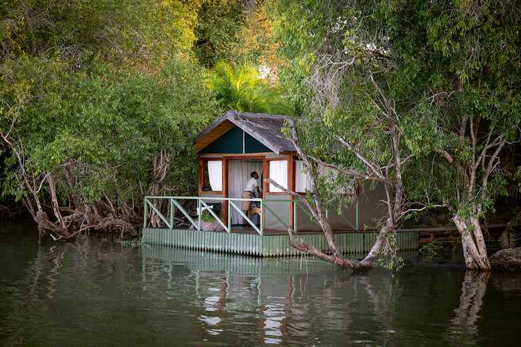 The Floating Spa (Image courtesy of Green Safaris