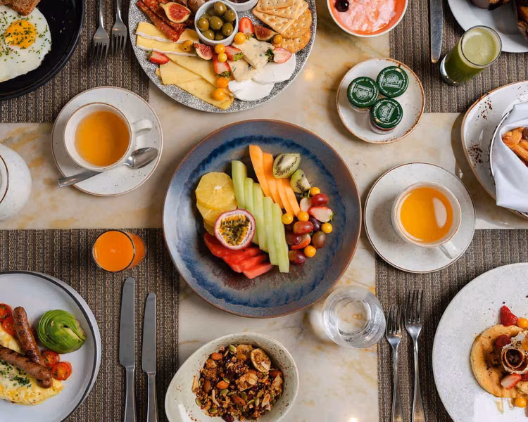 Flames has both breathtaking views and bold flavours. (Image courtesy of The Four Seasons Hotel).