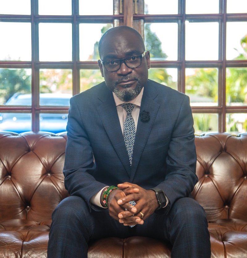 Dr Elias Munshya <br><span class='subtitle-style' > From Chiwempala to the World</span>
