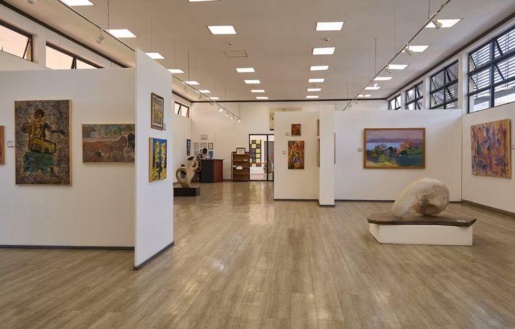 The Lechwe Trust Art Gallery has over 420 artworks—paintings, prints, ceramics, and sculptures. (Image by Justine Kunda for Nkwazi Magazine).