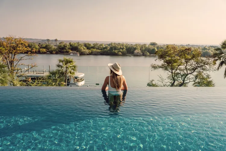 The infinity pool at Radisson Blu Mosi-Oa-Tunya (Image courtesy of Radisson Blu Mosi-Oa-Tunya Livingstone Resort).