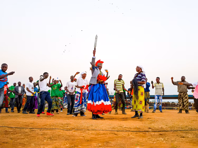 Their dominance over the Luapula Valley is re-enacted through the Umutomboko dance to proclaim victory over tribulation and the right to a godly kingship. (Image courtesy of  Zambia Tourism Agency).